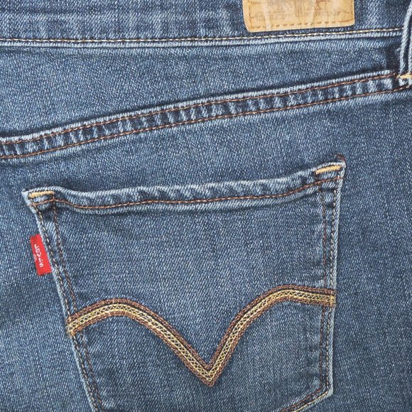 Levi's 515 Cuffed Denim Capris - Picture 5 of 7